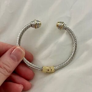 Cable bracelet cuff